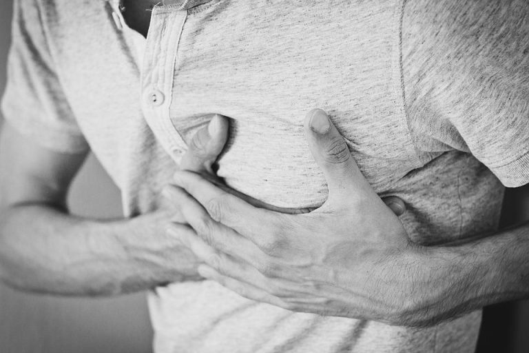 Man in antizweet shirt online besteld - comfortabele zweetbestrijding voor dagelijks gebruik